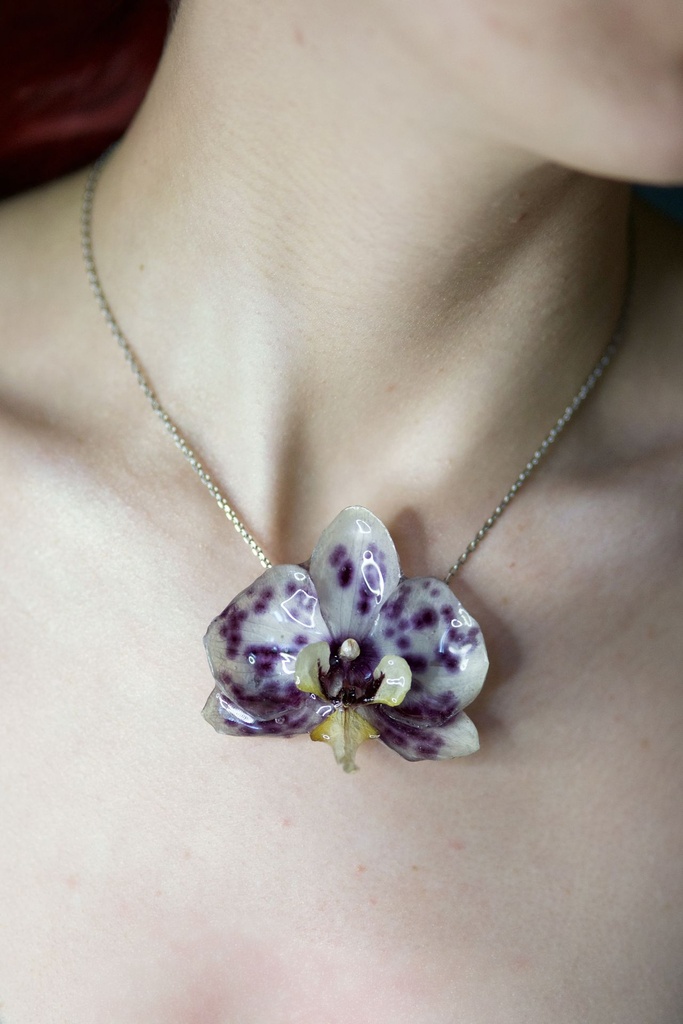 [Collier Phalaenopsis points mauves, chaîne simple] Collier Phalaenopsis points mauves, chaîne simple
